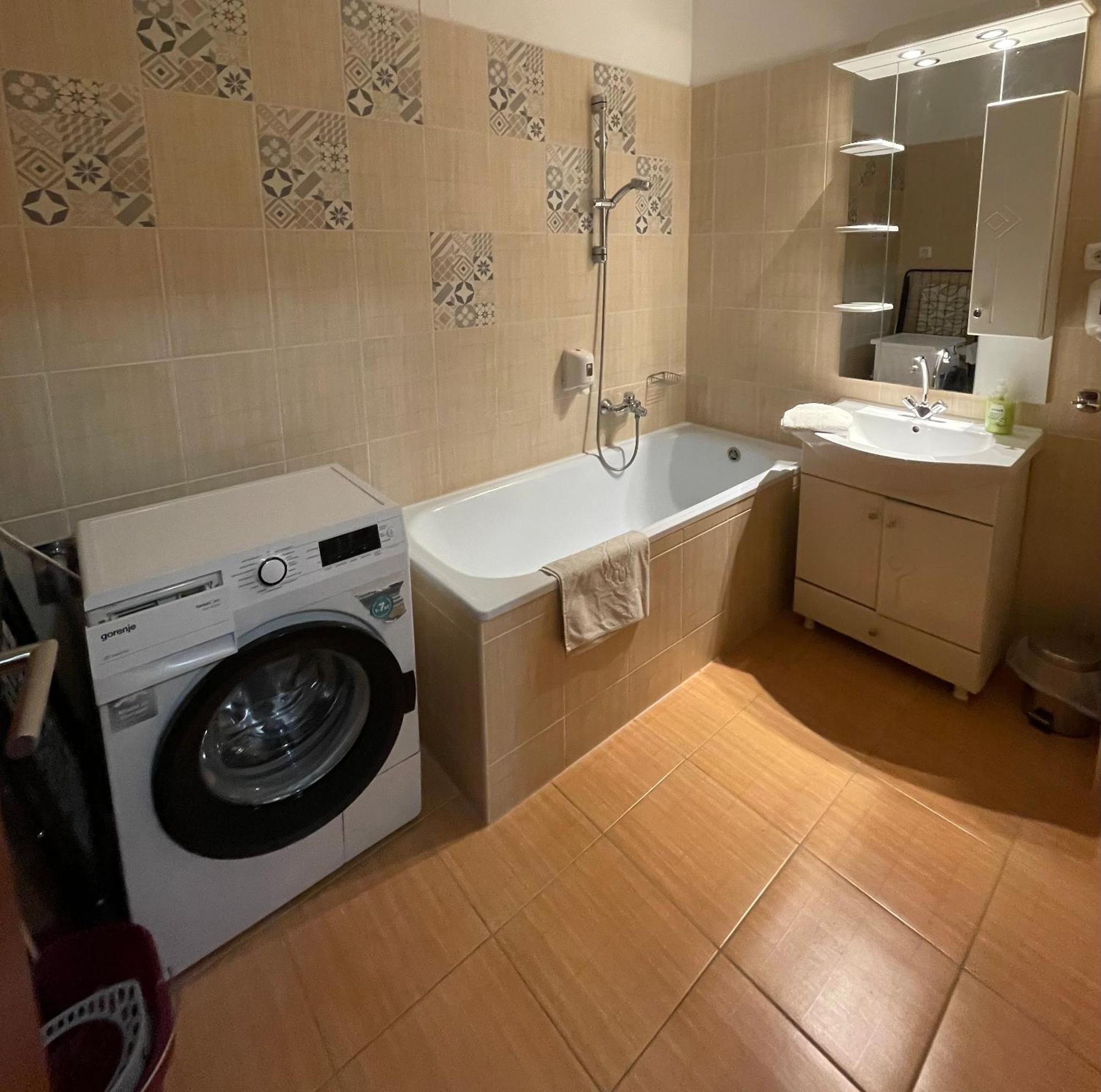 Myrelax Apartment - Hajdúszoboszló Eksteriør bilde